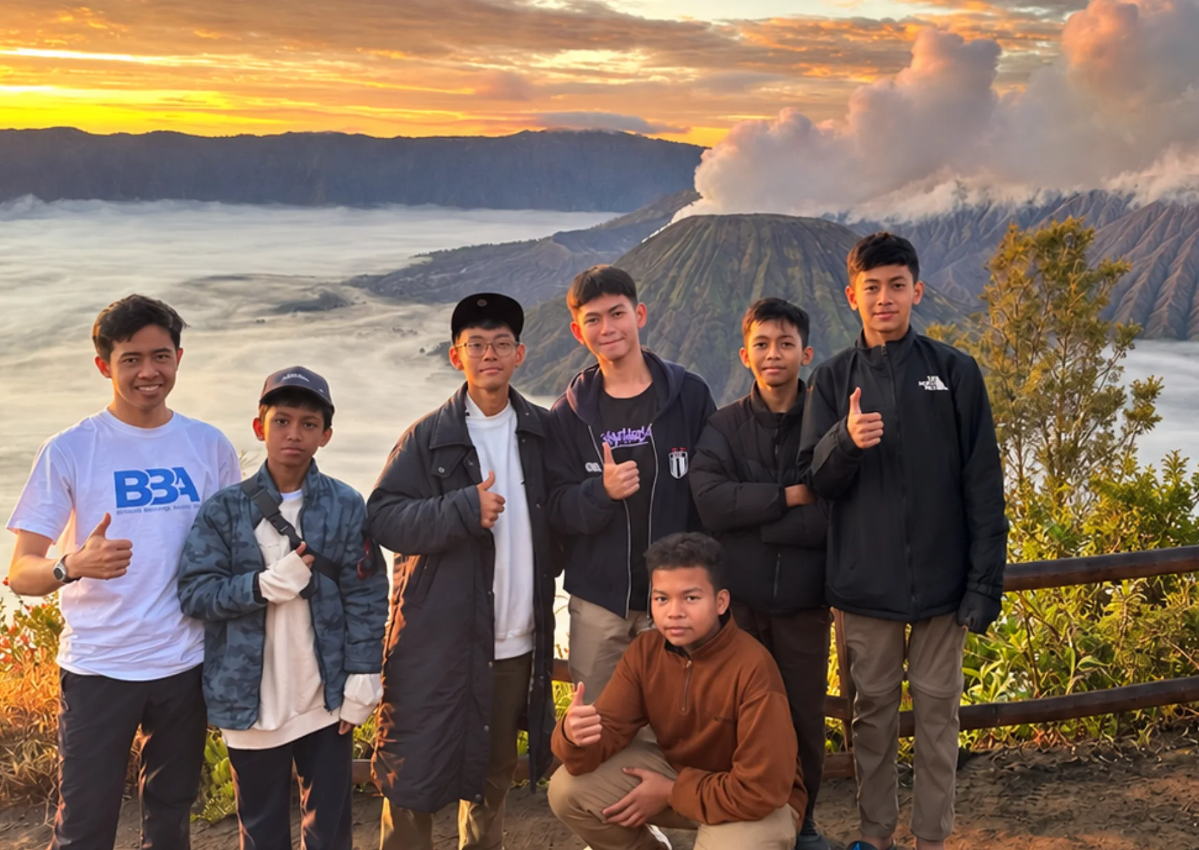 Peserta dan fasilitator BBA berfoto bersama di kawasan Bromo pada program sebelumnya.