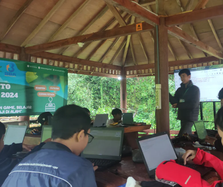 Peserta mengikuti pembelajaran teknologi menggunakan laptop bersama mentor BBA.